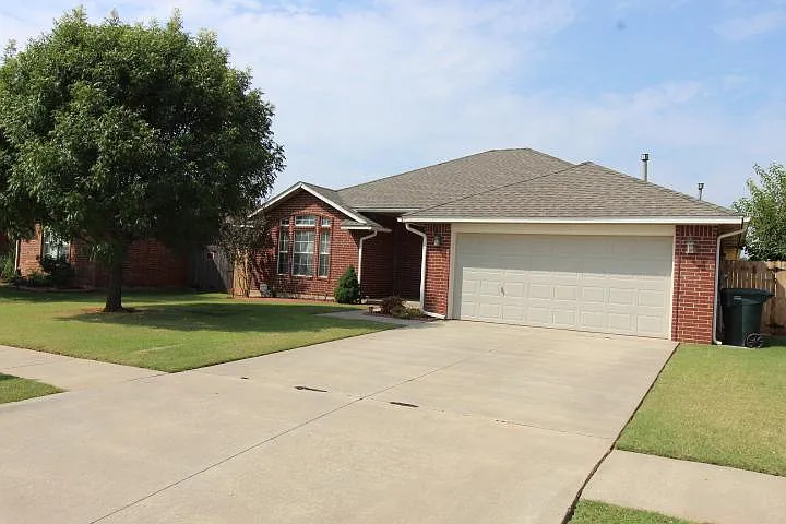 3 bed, 1635 sqft, $1,695 — Photo 1