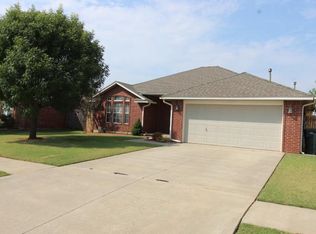 620 Eastview Dr, Yukon, OK 73099