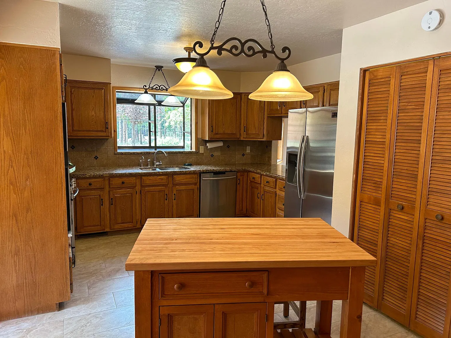 3 bed, 2.5 bath, 2794 sqft, $3,200 — Photo 4