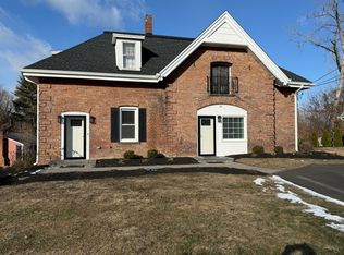 22 Stonecrest Dr, New Windsor, NY 12553