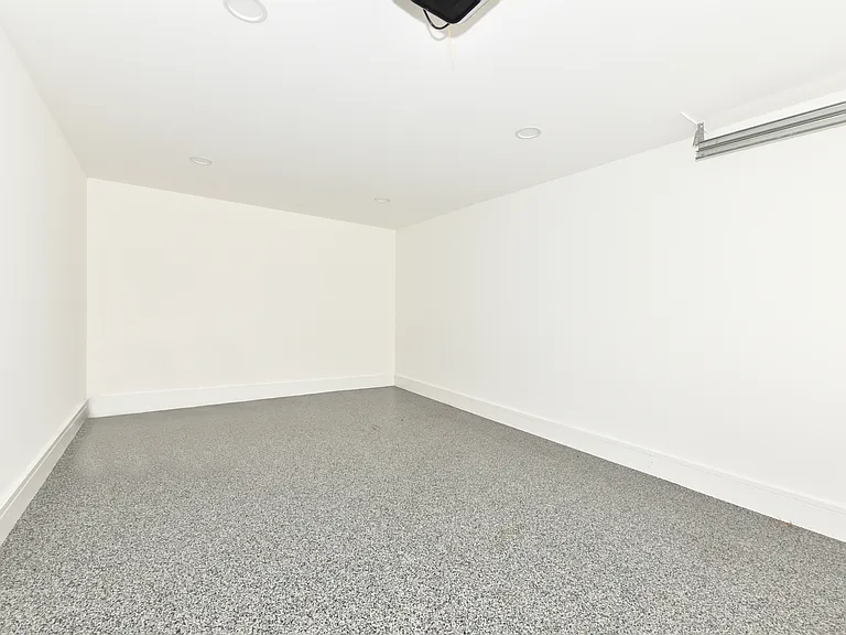 451 Dune Rd — Photo 39