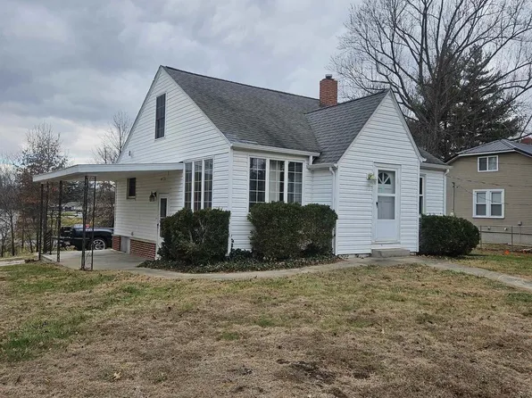 12390 E Turner Dr, Mount Vernon, IL 62864