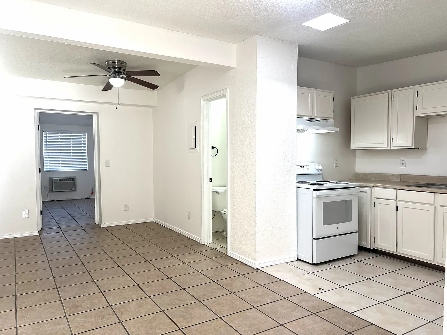 2 bed, 825 sqft, $795 — Photo 3