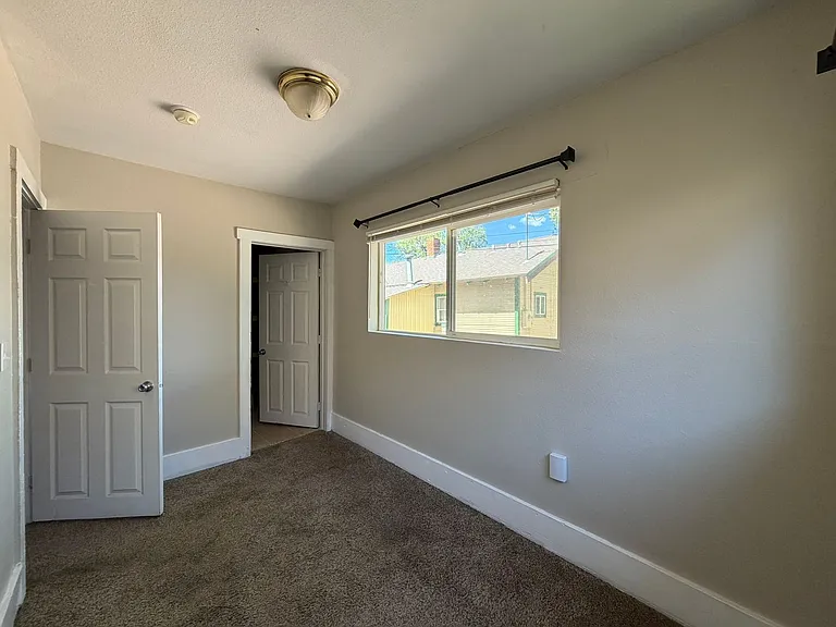 404 E Kiowa St — Photo 6