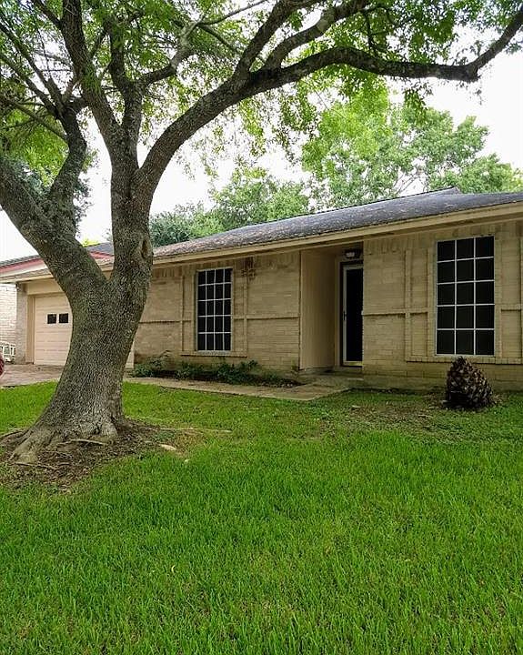 1st image of 307 Sweetgum Dr