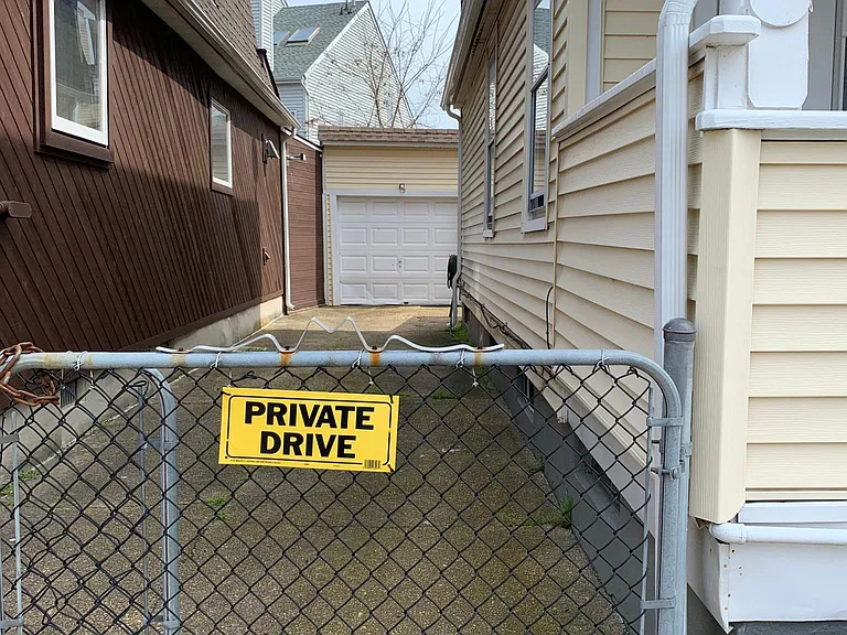 Seadrift Ave — Photo 13