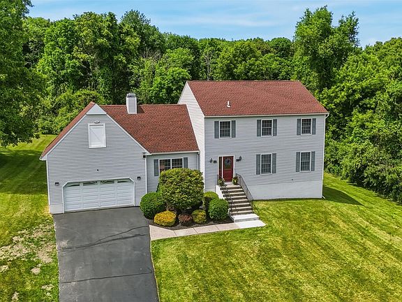 2nd image of 41 Saddle Ridge Drive