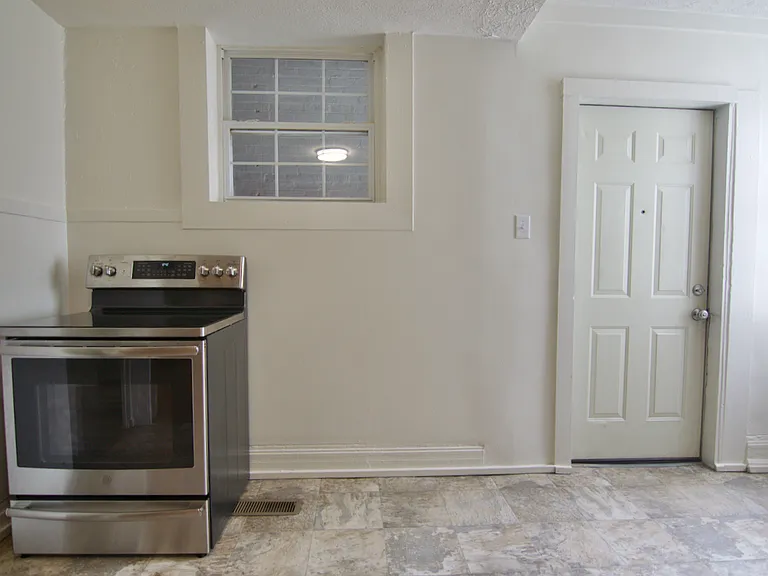 Oven and entrance