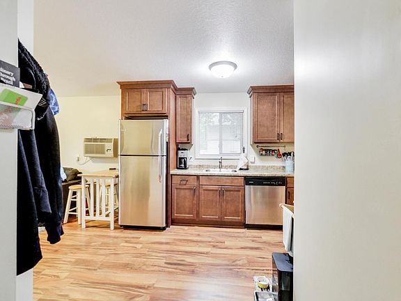 3rd image of 3317 1st Ave S APT 9