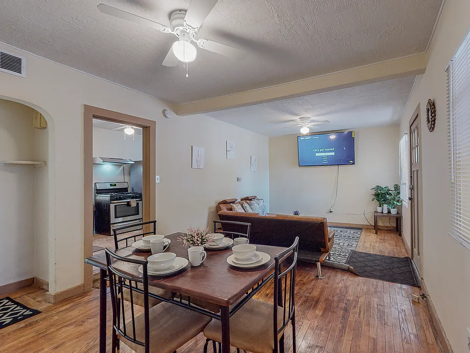 111 Orchard Garden Rd SW