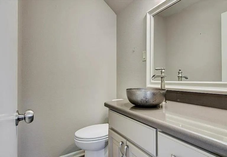 951 Sunmeadow Dr — Photo 11