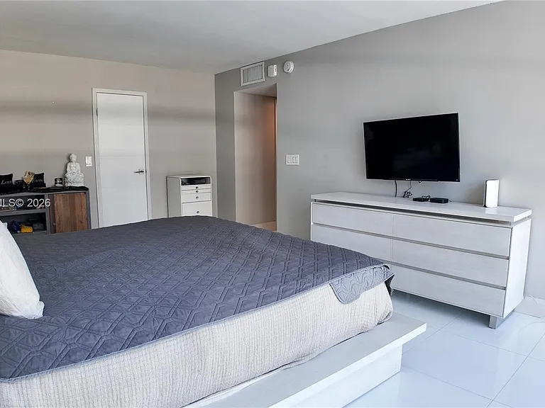 2049 S Ocean Dr #702 — Photo 21