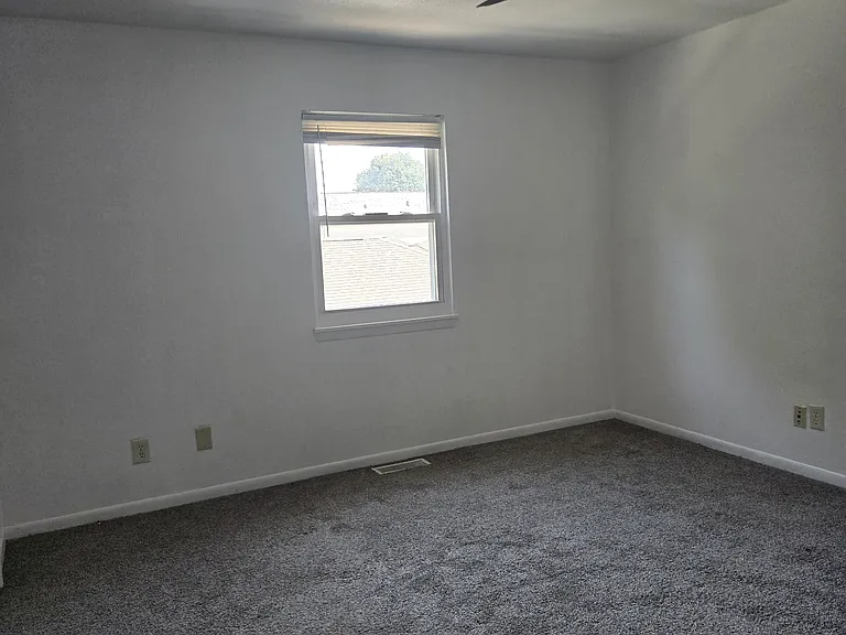 5946 Deerwood Ct — Photo 14