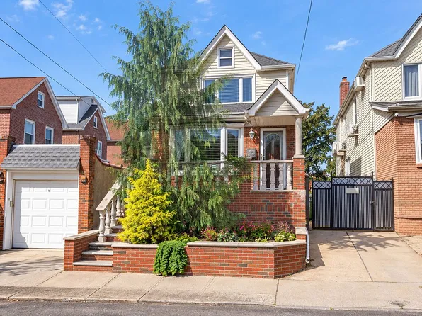6511 Claran Ct, Maspeth, NY 11378