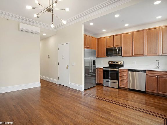 3rd image of 51 Park Pl Floor 2