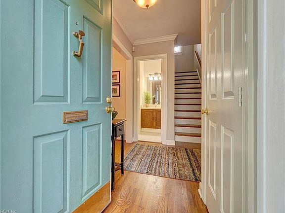 3rd image of 441 Westover Mews