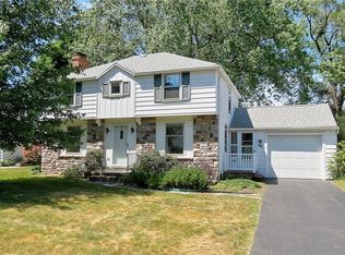 46 Thistledown Dr, Rochester, NY 14617