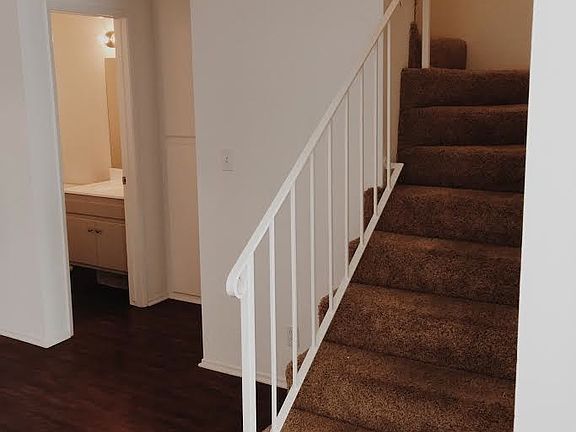 2nd image of 5425 Zelzah Ave APT 2