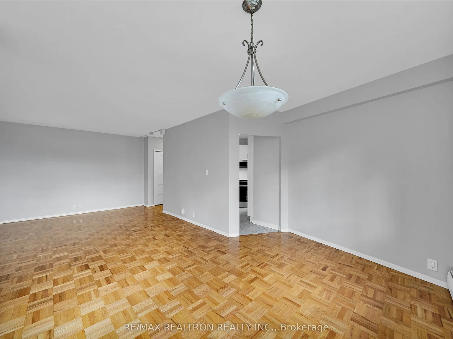 3 bed, $4,295 — Photo 2