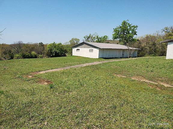 3rd image of 416709 Moose Dr