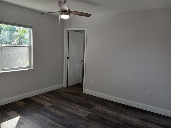 4th image of 397 Jefferson St
