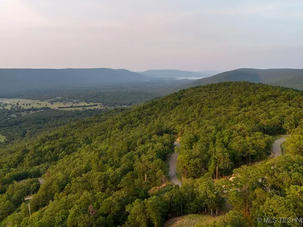 2 Moonshine Dr, Clayton, OK 74536