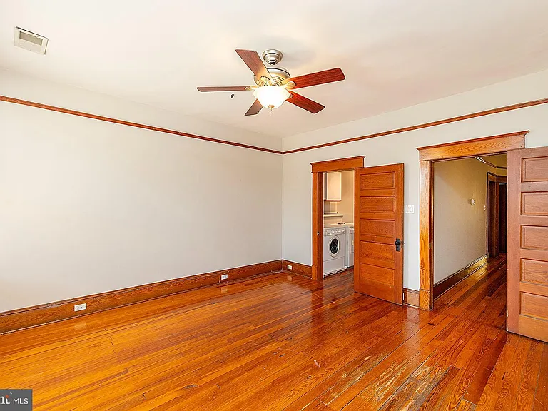 7 N Loudoun St #1/2 — Photo 27