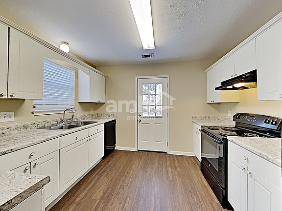 4th image of 1109 Benton Mason Dr