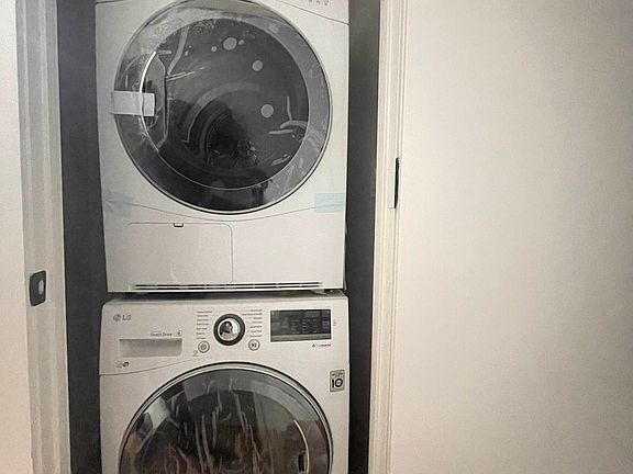 3rd image of 325 Putnam Ave APT 2R
