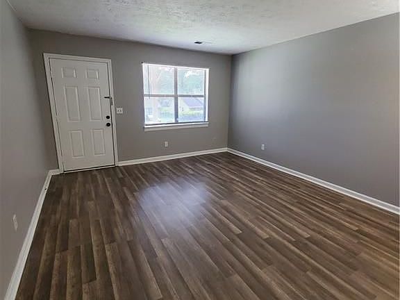 2nd image of 195 Kimberly Way SW #195