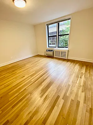 Rented by Douglas Elliman | media 14