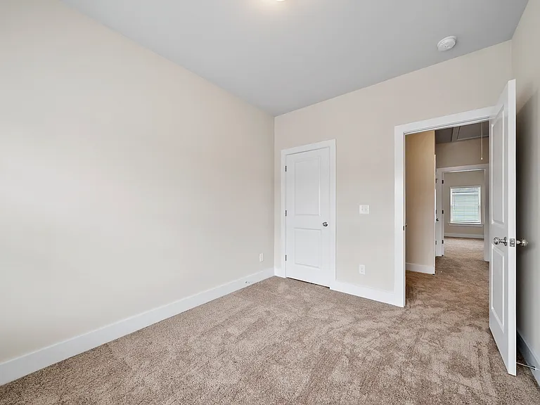 3761 Oxford Cir — Photo 11