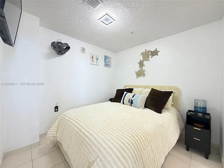 2829 Indian Creek Dr #605 — Photo 9