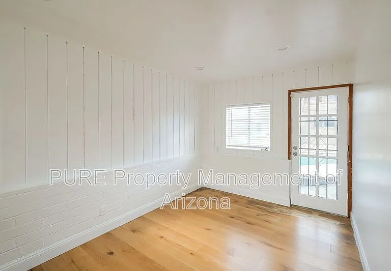 2817 N 51st St — Photo 11