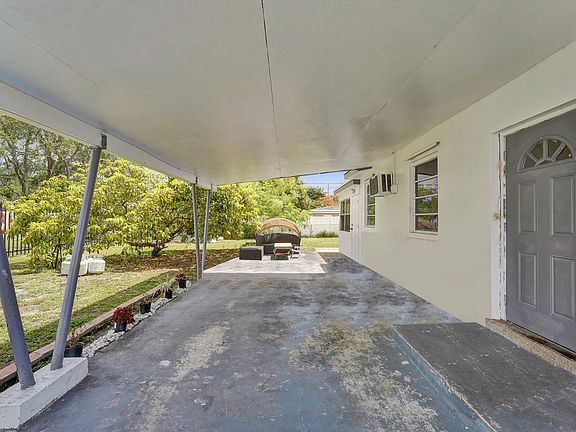 3rd image of 4111 SW 32nd Drive