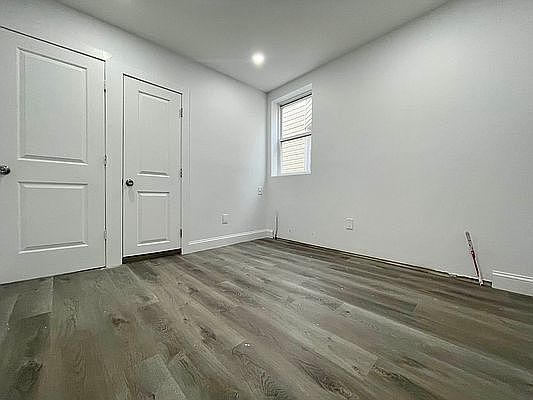2nd image of 1821 Trafalgar Pl #3J