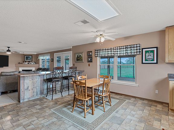 3rd image of 133 SHANNON RIDGE DR