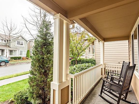 3rd image of 1947 25th Ave NE