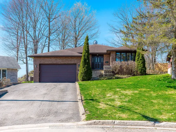 4 Malloch Ct, Brockville, ON K6V 7A2