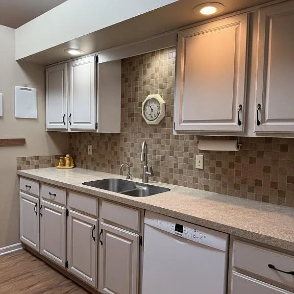 596 Forest Creek Dr — Photo 4