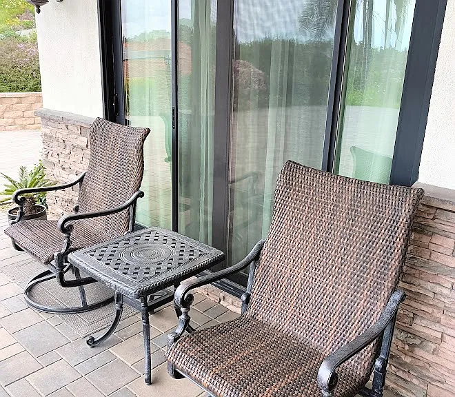 Outdoor seating for you to enjoy the sunsets and Vista hills.
