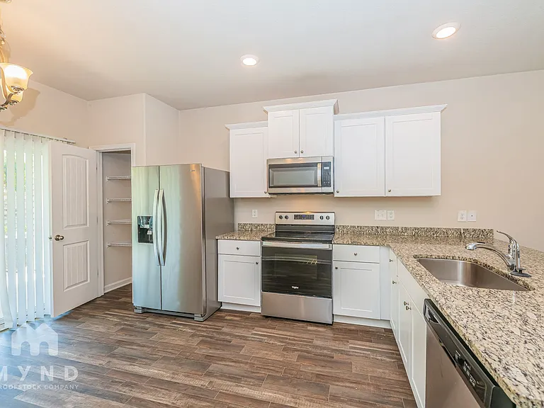 250 Yorktown Ln — Photo 6