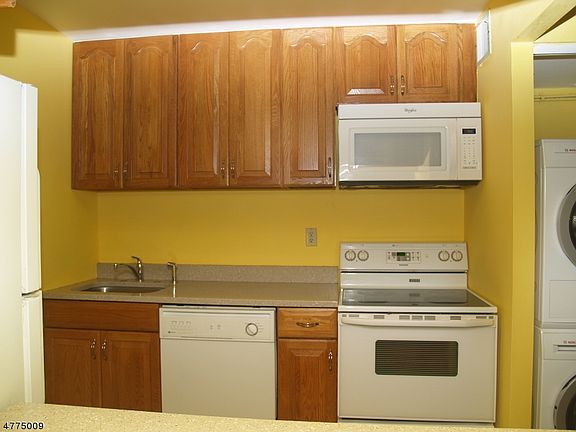 5th image of 111 Mulberry St