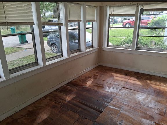2nd image of 1818 E Clay St