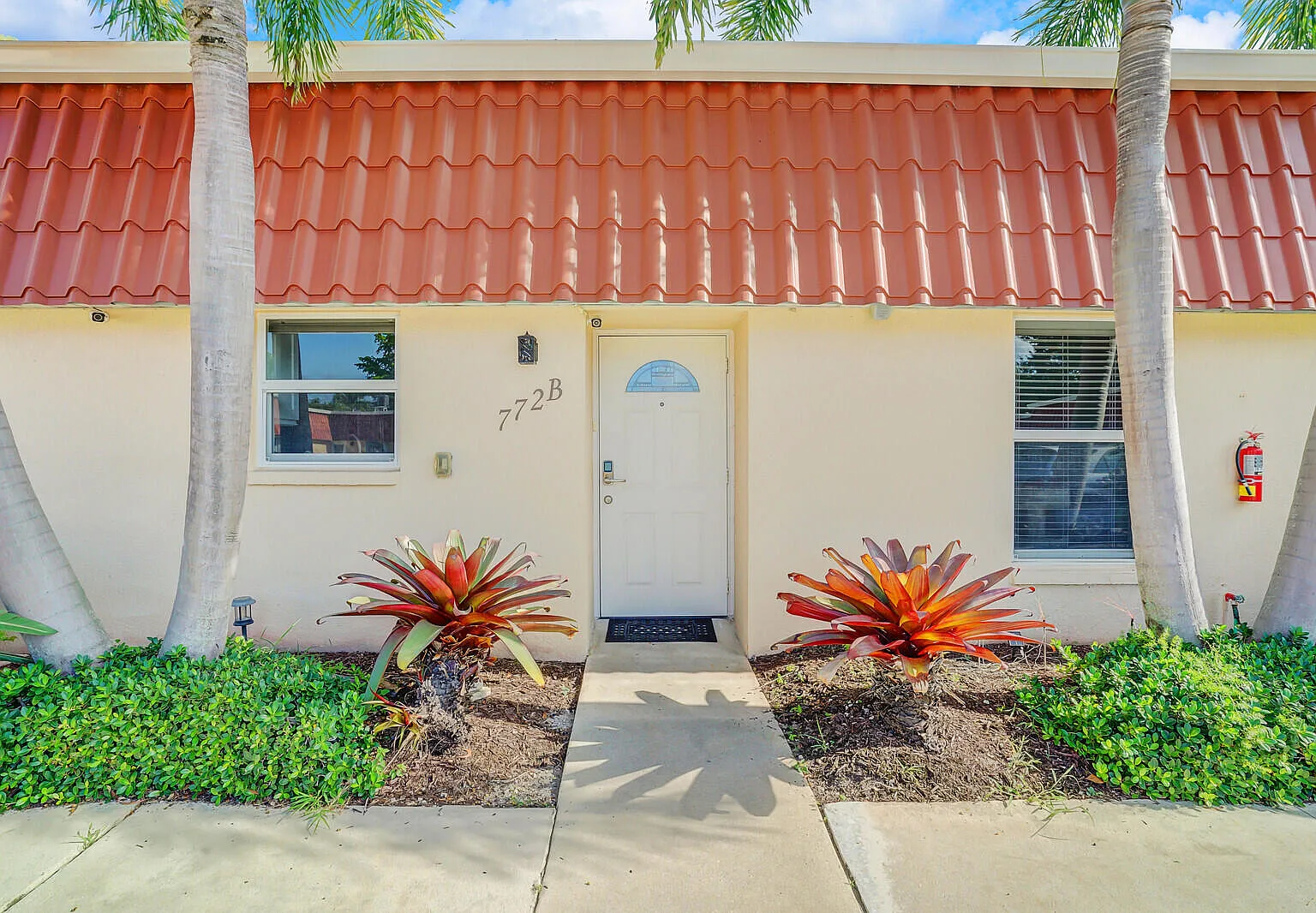 2 bed, 2.0 bath, 1088 sqft, $2,100 — Photo 2
