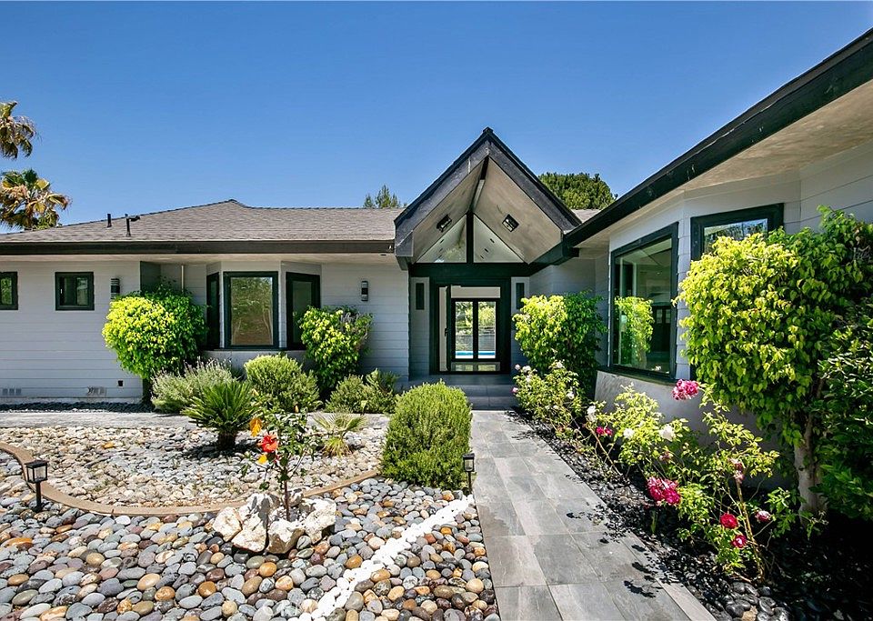 1st image of 17030 Countess Pl