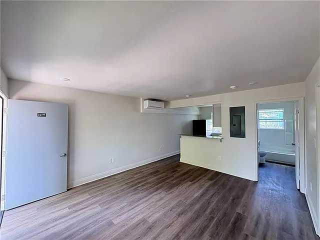 1 bed, 1.0 bath, 479 sqft, $1,000 — Photo 3