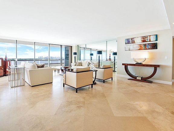 5th image of 100 Lakeshore Dr APT 551