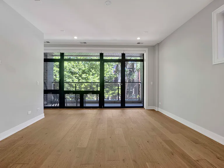 1022 N Honore St #2 — Photo 8