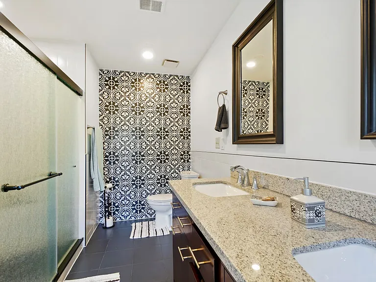 5351 Strathmore Ave — Photo 21